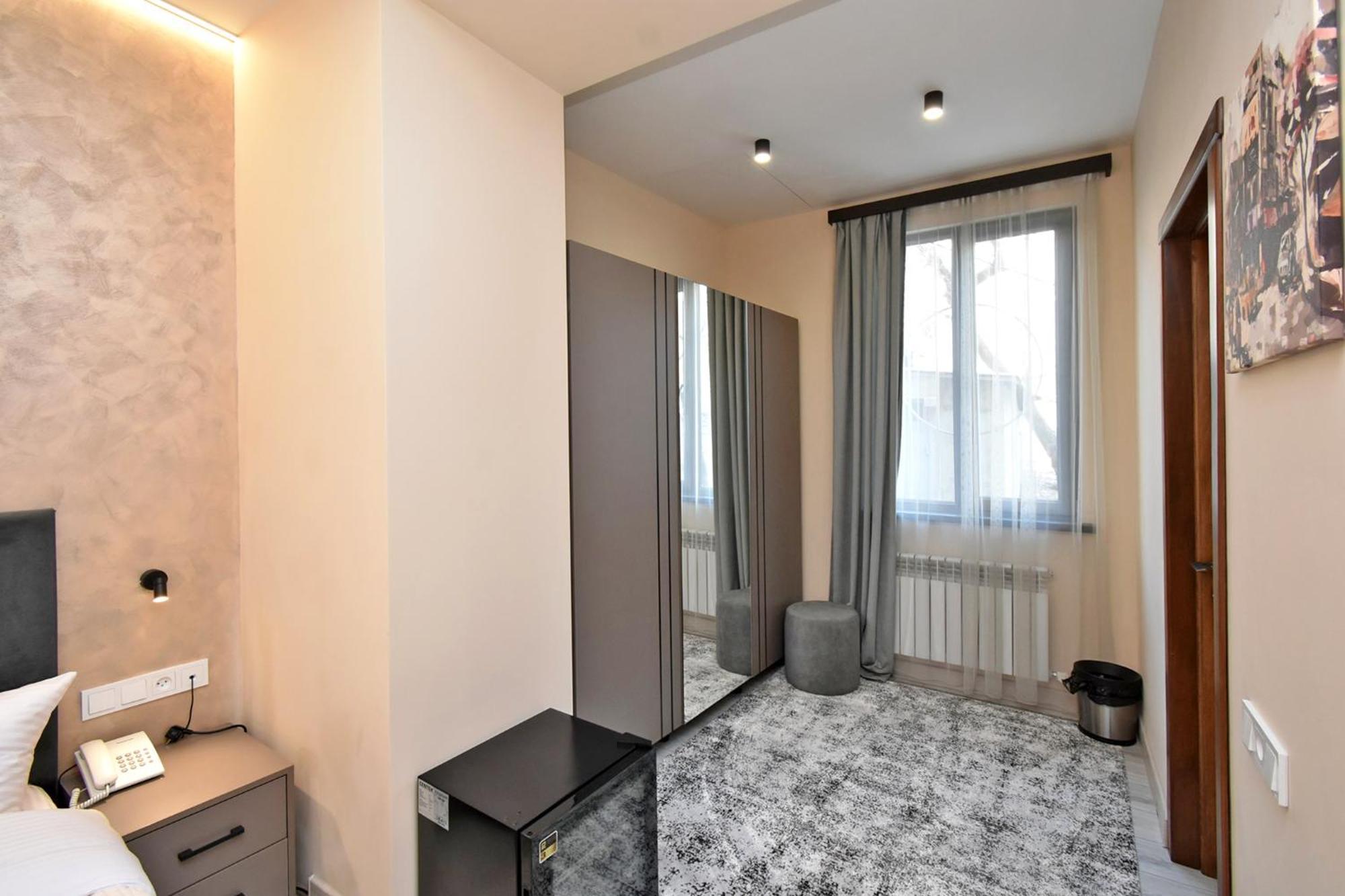 Avenue 23 Boutique Hotel Jerevan Exteriör bild